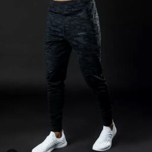 Alphalete Premium Joggers - Black Camo